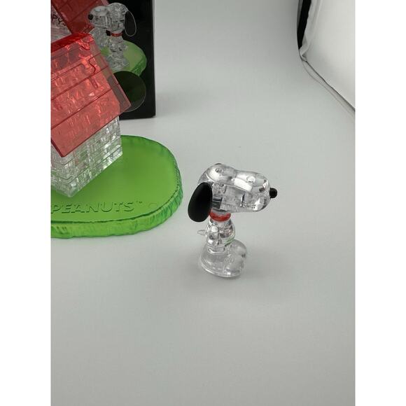 Beverly Crystal Peanuts Snoopy Dog House 3D Puzzle 50 Pieces Japan Made - Picture 3 of 7